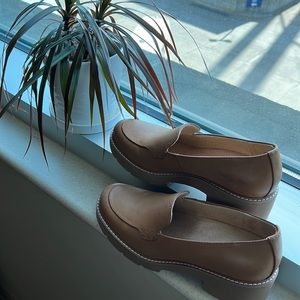 Brand new loafer with box 📦 wear once!